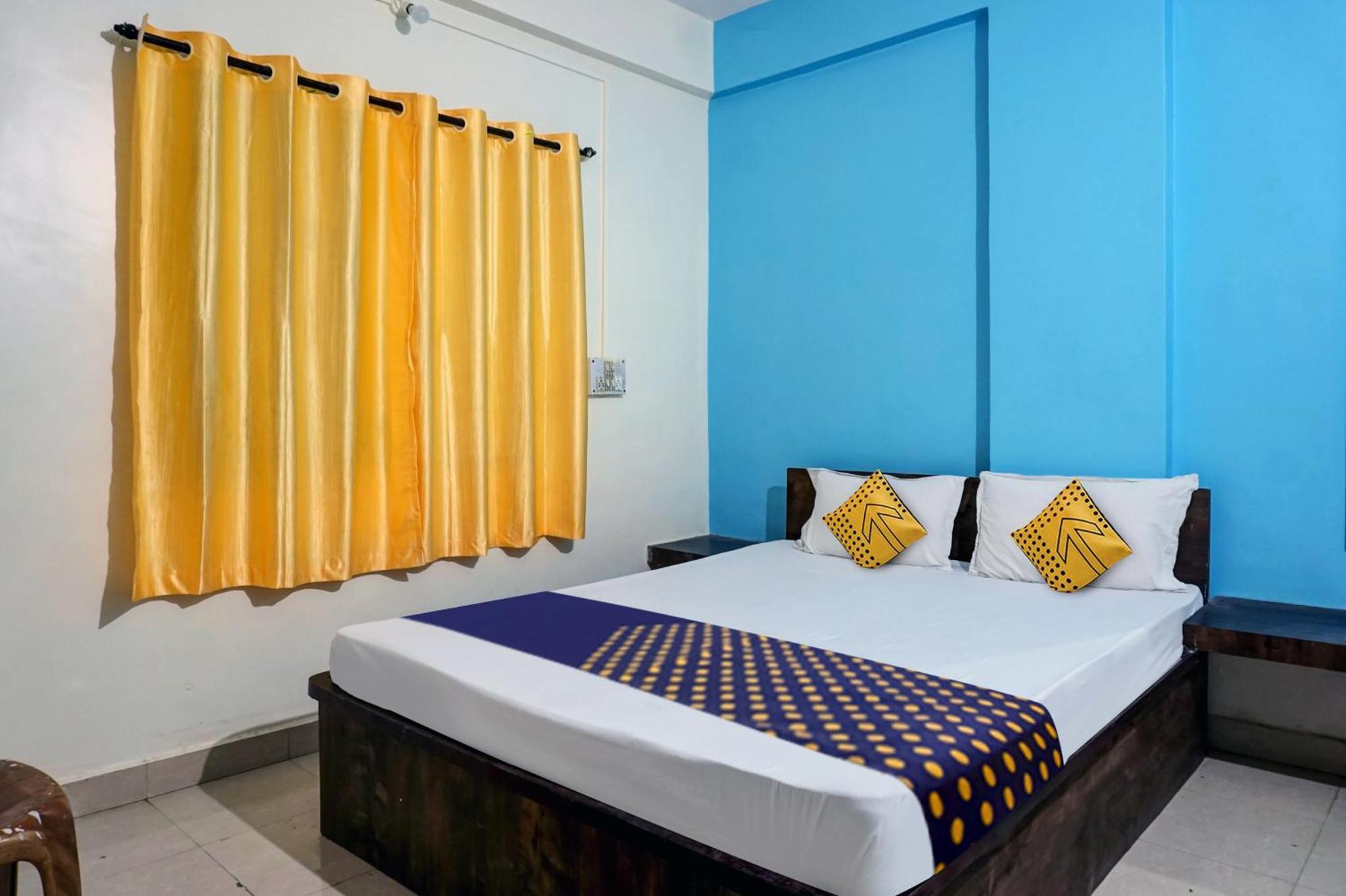 Spot On Samadhan Lodge Пюн Екстериор снимка