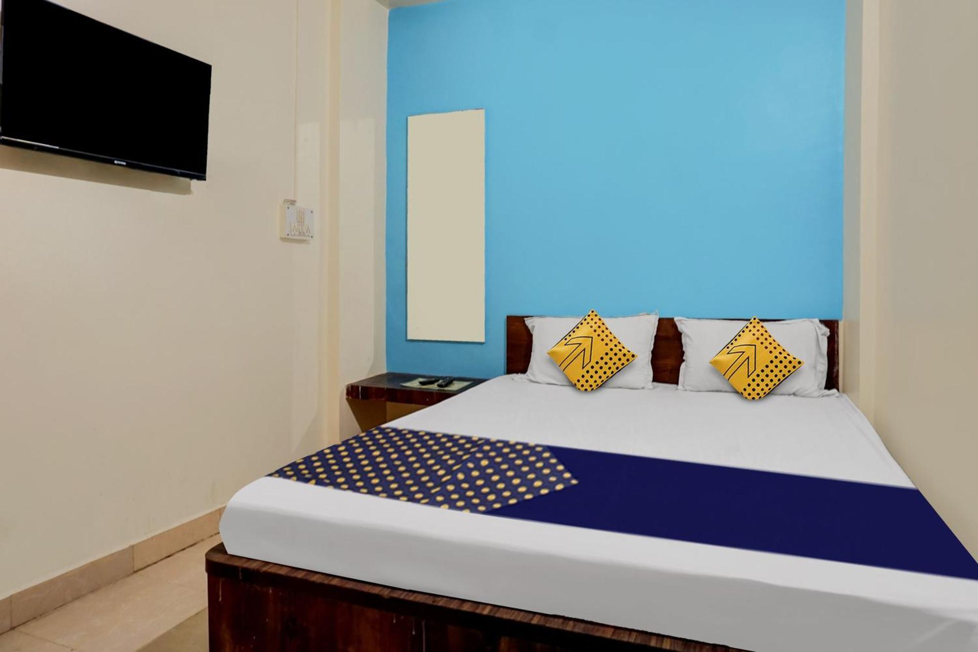 Spot On Samadhan Lodge Пюн Екстериор снимка